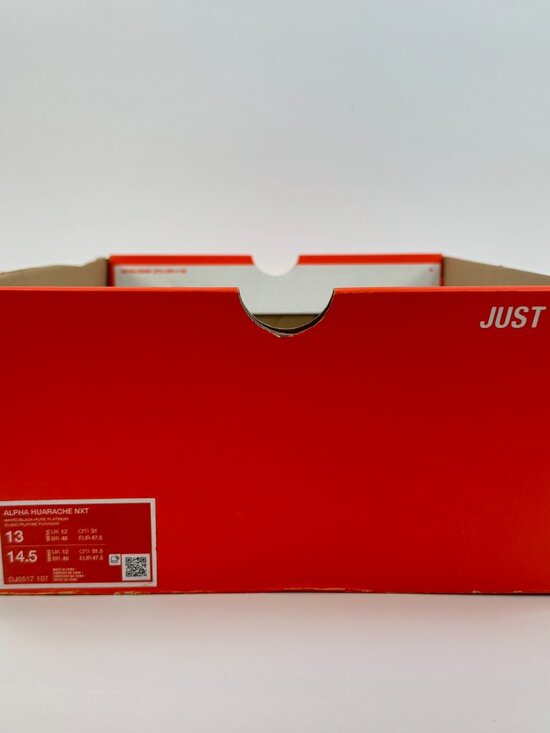 Athletic_Shoes